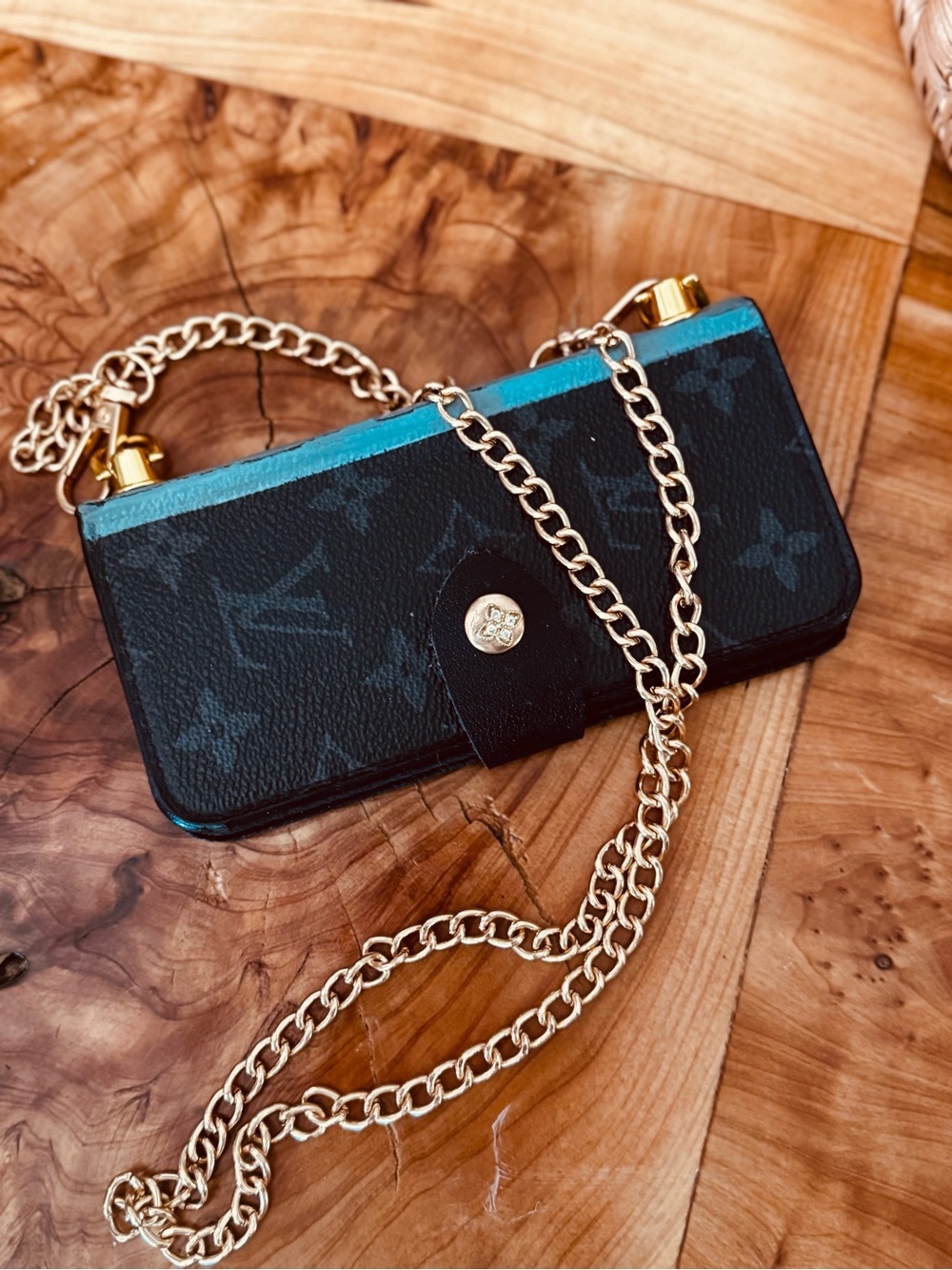 Louis Vuitton Monogram Eclipse iPhone X Folio case reinvented - Picture 3 of 15